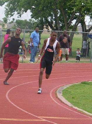 2009 Spring Track Meets — photo 56