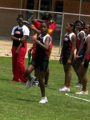 2009 Spring Track Meets — photo 75