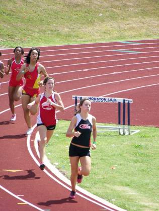 2009 Spring Track Meets — photo 82
