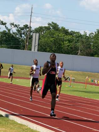 2009 Spring Track Meets — photo 102