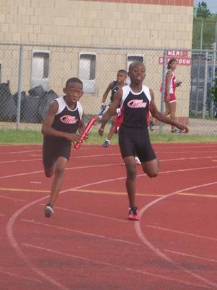 2009 Spring Track Meets — photo 105