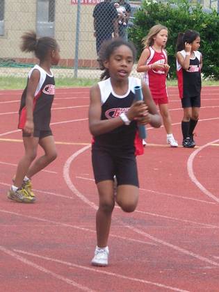 2009 Spring Track Meets — photo 141