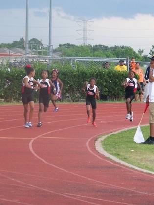 2009 Spring Track Meets — photo 146