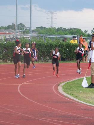 2009 Spring Track Meets — photo 147