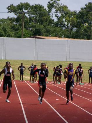 2009 Spring Track Meets — photo 151