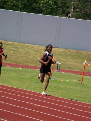 2009 Spring Track Meets — photo 191