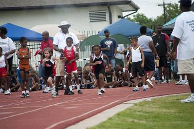 2010 Spring Track Meets Part 1 — By Melvin Parker — photo 163