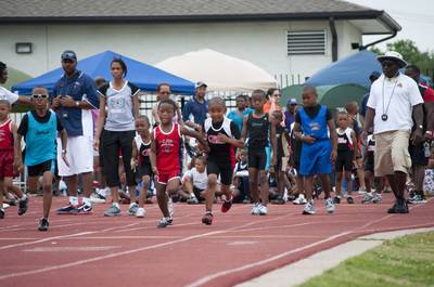 2010 Spring Track Meets Part 1 — By Melvin Parker — photo 175