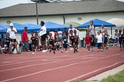 2010 Spring Track Meets Part 1 — By Melvin Parker — photo 263