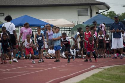 2010 Spring Track Meets Part 1 — By Melvin Parker — photo 300