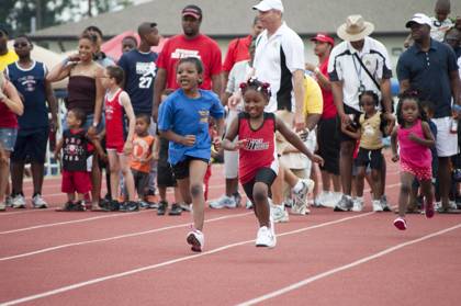 2010 Spring Track Meets Part 1 — By Melvin Parker — photo 413
