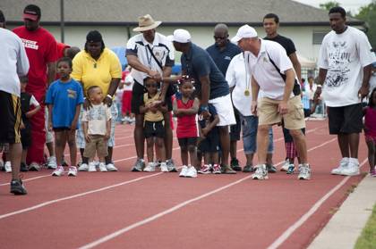 2010 Spring Track Meets Part 1 — By Melvin Parker — photo 417