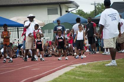 2010 Spring Track Meets Part 1 — By Melvin Parker — photo 423