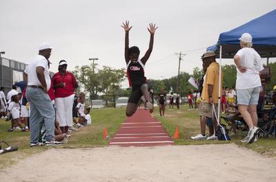 2010 Spring Track Meets Part 1 — By Melvin Parker — photo 526