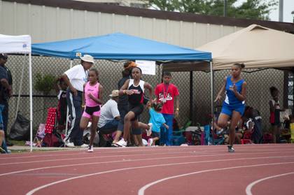 2010 Spring Track Meets Part 1 — By Melvin Parker — photo 569