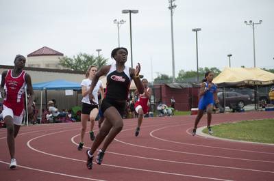 2010 Spring Track Meets Part 1 — By Melvin Parker — photo 578