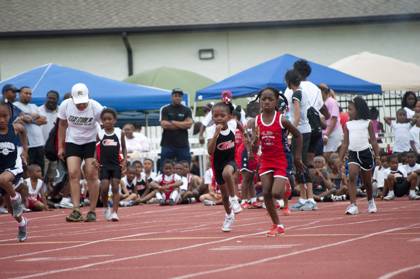2010 Spring Track Meets Part 1 — By Melvin Parker — photo 585