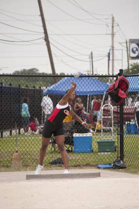2010 Spring Track Meets Part 1 — By Melvin Parker — photo 656