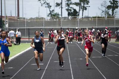 2010 Spring Track Meets Part 2 — By Melvin Parker — photo 119
