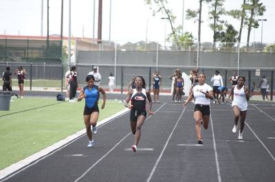 2010 Spring Track Meets Part 2 — By Melvin Parker — photo 284