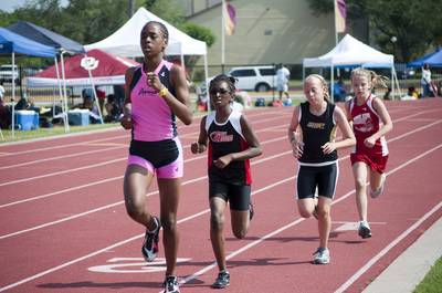 2010 Spring Track Meets Part 2 — By Melvin Parker — photo 396