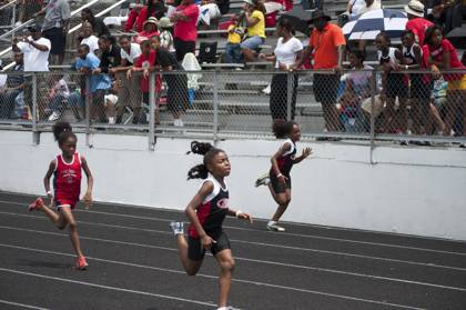 2010 Spring Track Meets Part 2 — By Melvin Parker — photo 455