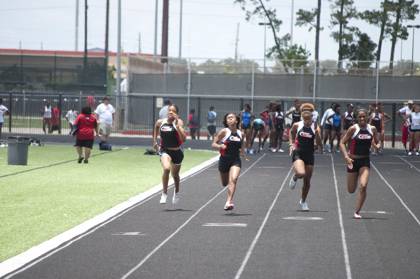 2010 Spring Track Meets Part 2 — By Melvin Parker — photo 499
